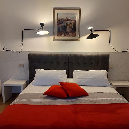Verona Relax & Stay Rooms Экстерьер фото