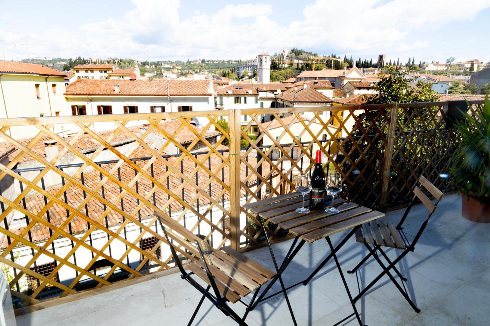 Verona Relax & Stay Rooms Экстерьер фото
