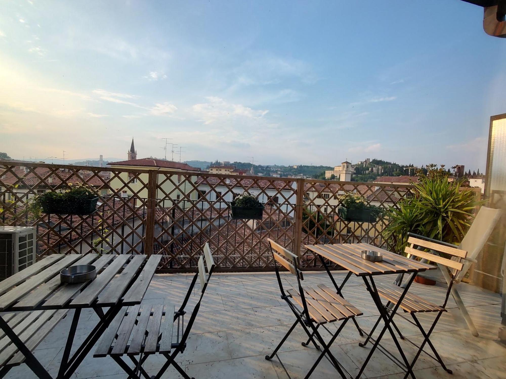Verona Relax & Stay Rooms Экстерьер фото