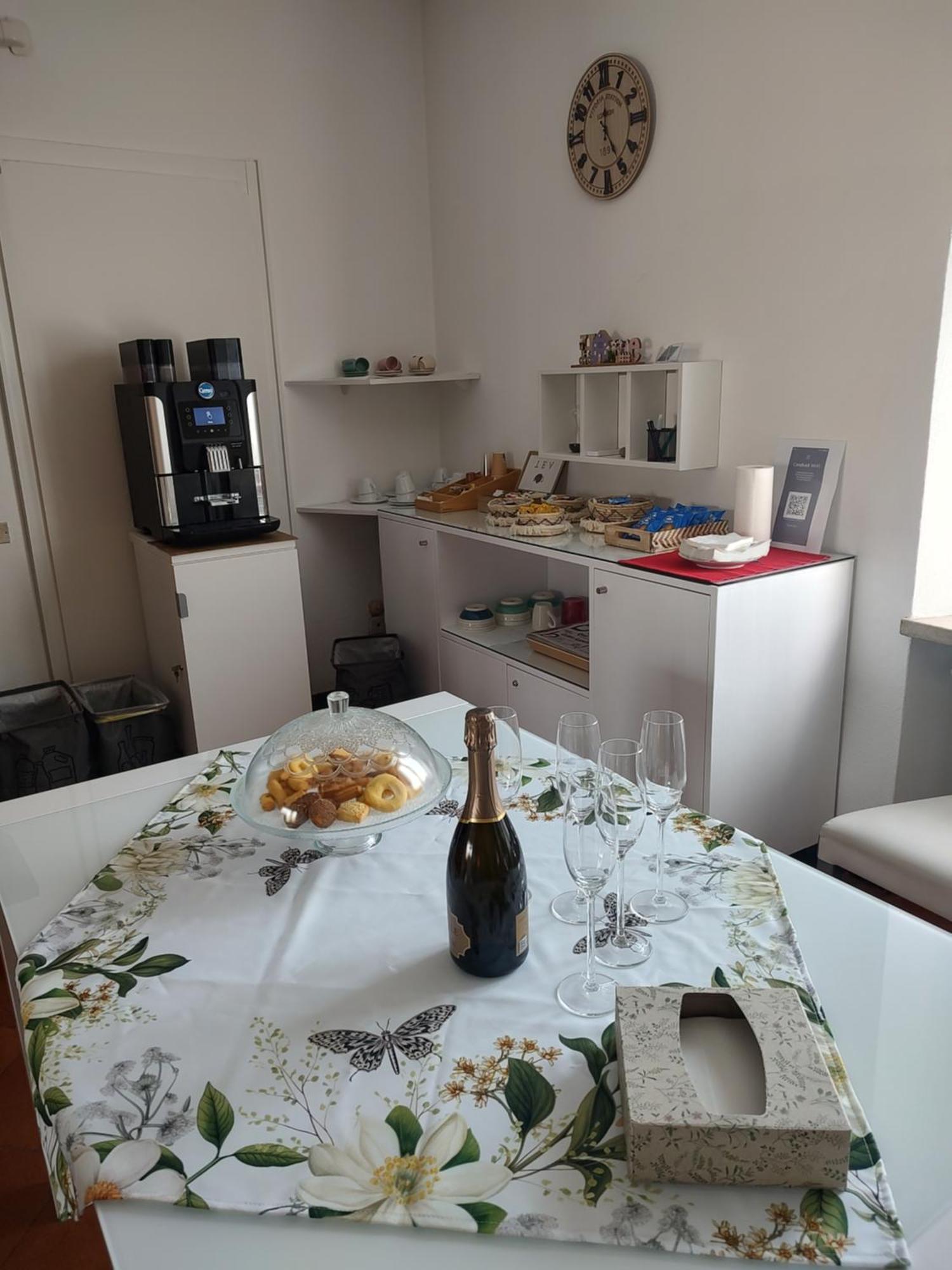 Verona Relax & Stay Rooms Экстерьер фото